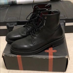 Men’s Black Boots Walk London Size 9 With Zip